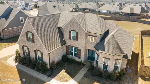 Exterior - 13385 N Fields Ln, Olive Branch, MS 38654 photo 4 of 6