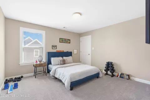 Bedroom - 13385 N Fields Ln, Olive Branch, MS 38654 photo 5 of 6