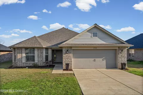 2520 Rutherford Dr, Southaven, MS 38672