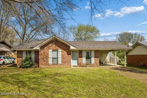 6160 Lynnfield Rd, Horn Lake, MS 38637