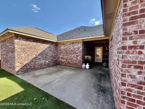 Exterior - 736 Hartwood Cv, Brandon, MS 39042 photo 7 of 7