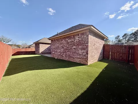 Exterior - 736 Hartwood Cv, Brandon, MS 39042 photo 2 of 7