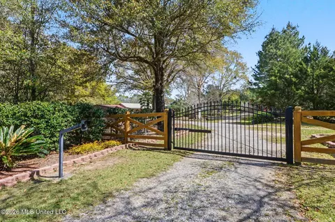 110 Jemison Ln, Lucedale, MS 39452 photo 2