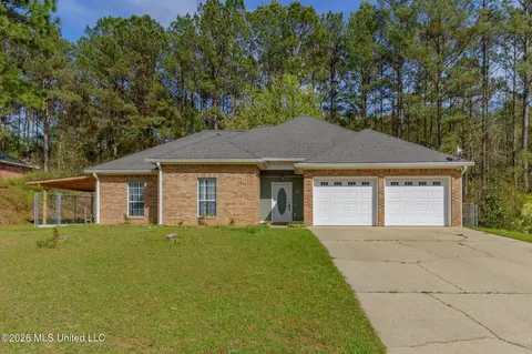 45 Robert E Lee Rd, Hattiesburg, MS 39401