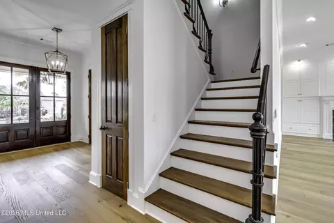 Entry Way - 1418 Windrose Dr, Brandon, MS 39047 photo 2 of 5