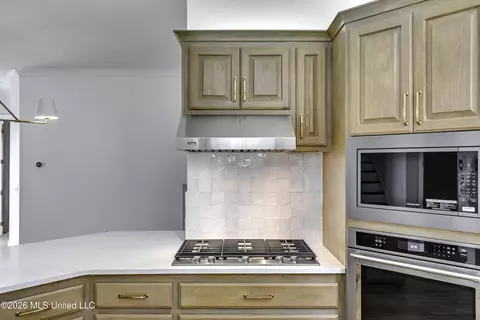 Kitchen - 1418 Windrose Dr, Brandon, MS 39047 photo 3 of 6
