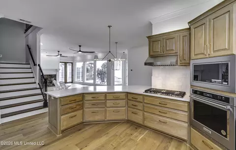 Kitchen - 1418 Windrose Dr, Brandon, MS 39047 photo 5 of 6