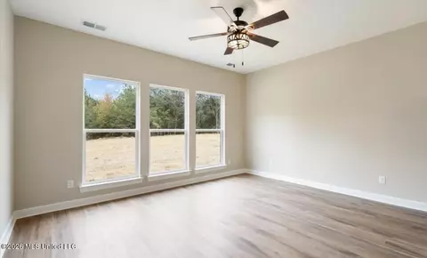 Living - 190 Rowell Rd, Coldwater, MS 38618 photo 1 of 4