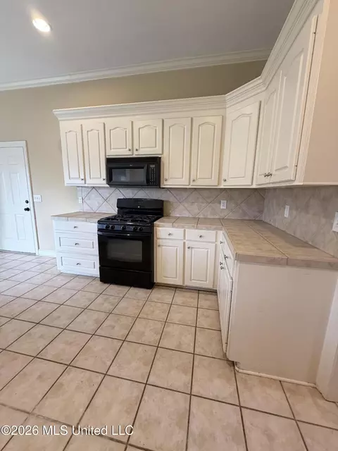Kitchen - 151 Stratford Dr, Madison, MS 39110 photo 5 of 5