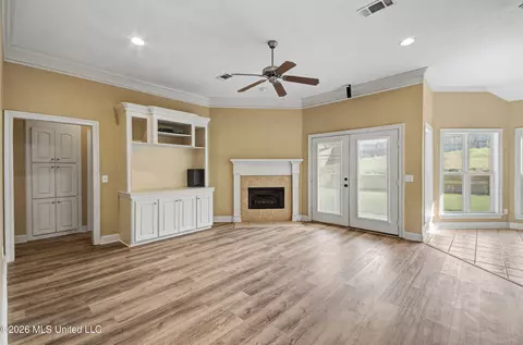 Living - 151 Stratford Dr, Madison, MS 39110 photo 1 of 7