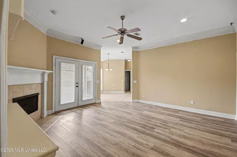 Living - 151 Stratford Dr, Madison, MS 39110 photo 3 of 7