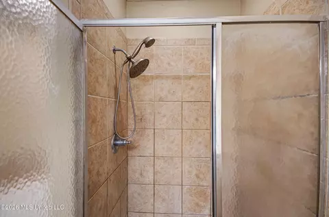 Bath - 151 Stratford Dr, Madison, MS 39110 photo 2 of 6