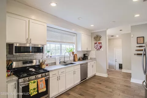 Kitchen - 1704 Laurel St, Jackson, MS 39202 photo 1 of 4