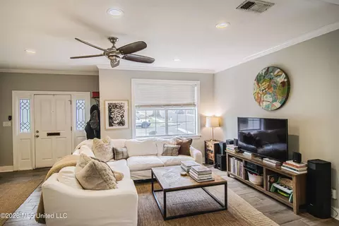 Living - 1704 Laurel St, Jackson, MS 39202 photo 2 of 2