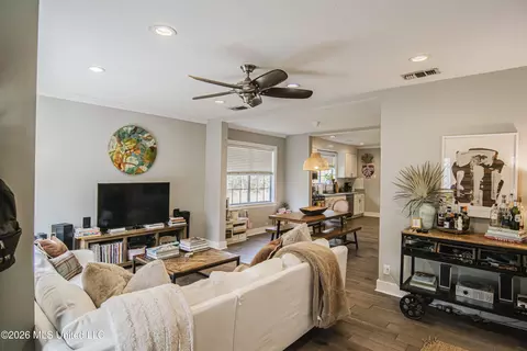 Living - 1704 Laurel St, Jackson, MS 39202 photo 1 of 2