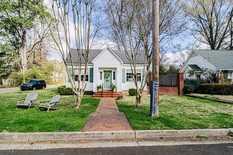 Exterior - 1704 Laurel St, Jackson, MS 39202 photo 4 of 9