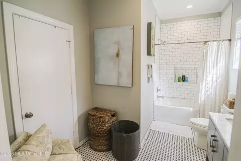 Bath - 1704 Laurel St, Jackson, MS 39202 photo 5 of 5