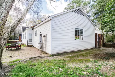Exterior - 1704 Laurel St, Jackson, MS 39202 photo 8 of 9