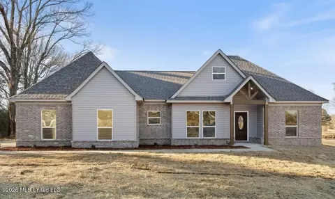 210 Rowell Rd, Coldwater, MS 38618
