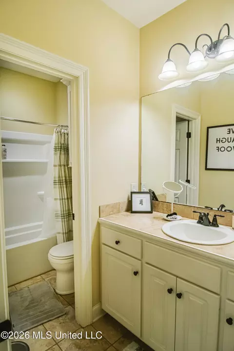 Bath - 146 Tradition Pkwy, Flowood, MS 39232 photo 1 of 3