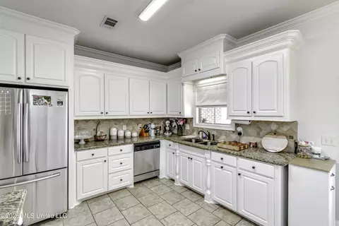 Kitchen - 105 Cascable Dr, Canton, MS 39046 photo 2 of 4