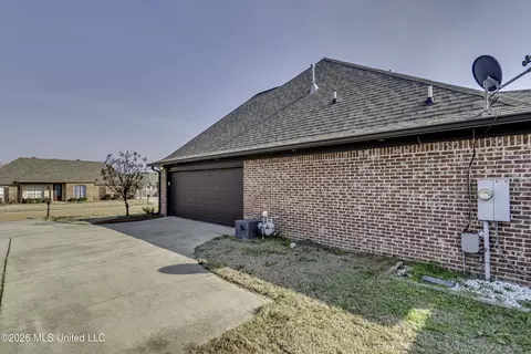 Exterior - 105 Cascable Dr, Canton, MS 39046 photo 6 of 12