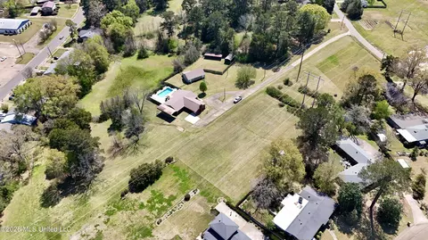 406 Wayne St, Clinton, MS 39056 photo 3