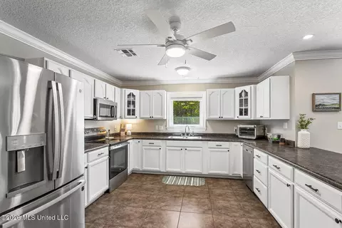 Kitchen - 6846 Hilo St, Diamondhead, MS 39525 photo 2 of 2