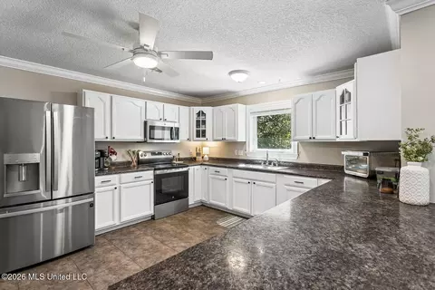 Kitchen - 6846 Hilo St, Diamondhead, MS 39525 photo 1 of 2