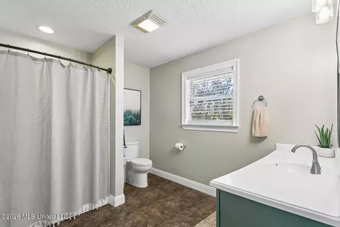 Bath - 6846 Hilo St, Diamondhead, MS 39525 photo 1 of 3