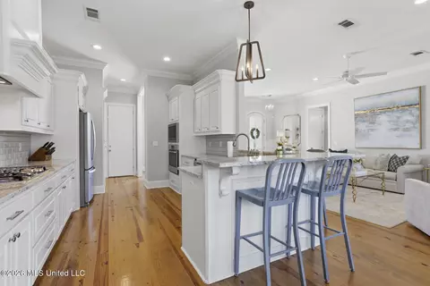 Kitchen - 113 Dixon Run, Madison, MS 39110 photo 2 of 4