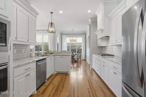 Kitchen - 113 Dixon Run, Madison, MS 39110 photo 3 of 4