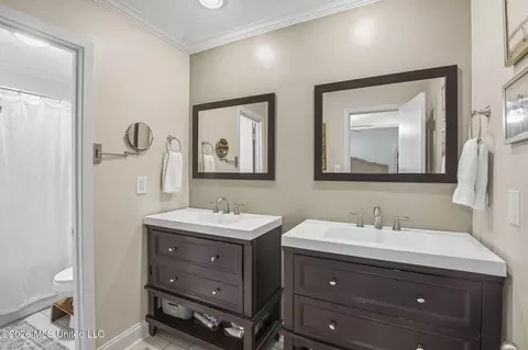Bath - 2317 E Northside Dr, Jackson, MS 39201 photo 2 of 3