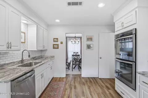 Kitchen - 2317 E Northside Dr, Jackson, MS 39201 photo 4 of 5