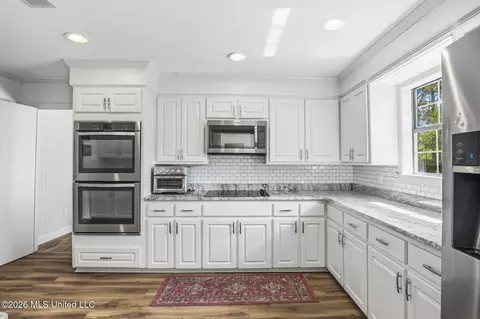Kitchen - 2317 E Northside Dr, Jackson, MS 39201 photo 5 of 5