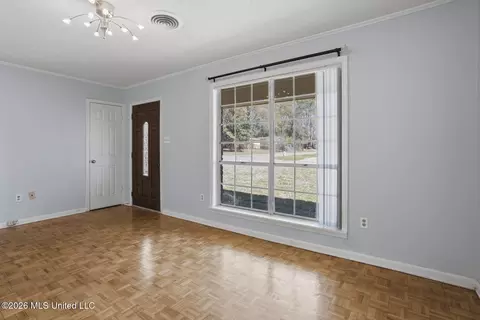 Living - 5749 Brownlee Dr, Jackson, MS 39206 photo 2 of 4