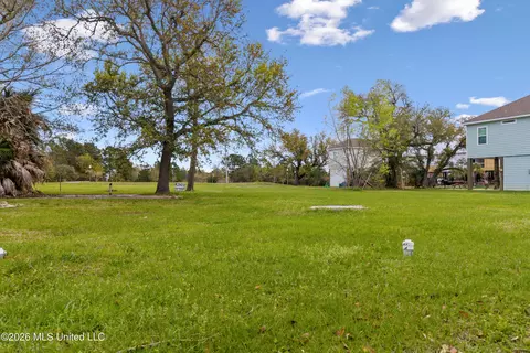 206 St Joseph St, Waveland, MS 39576