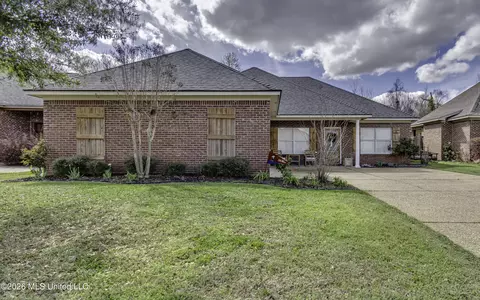 918 Frisky Dr, Brandon, MS 39047