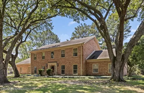 101 Olympia Flds, Jackson, MS 39211