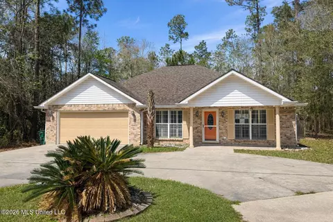 42162 Noma Dr, Diamondhead, MS 39525