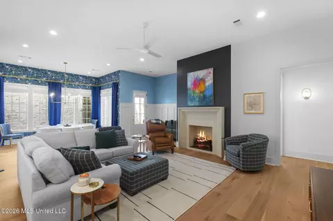 Living - 106 Water St, Madison, MS 39110 photo 2 of 3