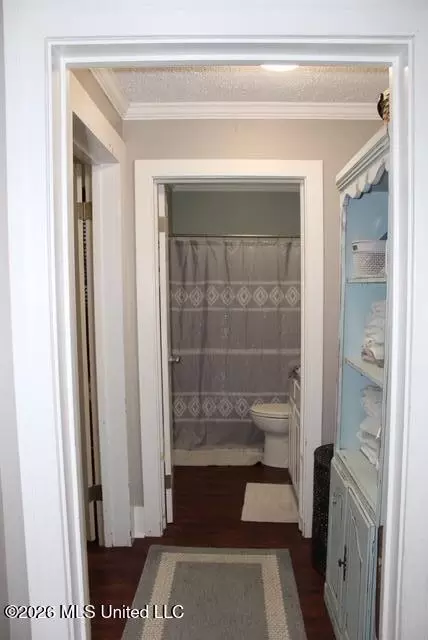 Entry Way - 1956 Callender Rd, Brookhaven, MS 39601 photo 2 of 2