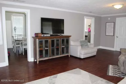 Entry Way - 1956 Callender Rd, Brookhaven, MS 39601 photo 1 of 2