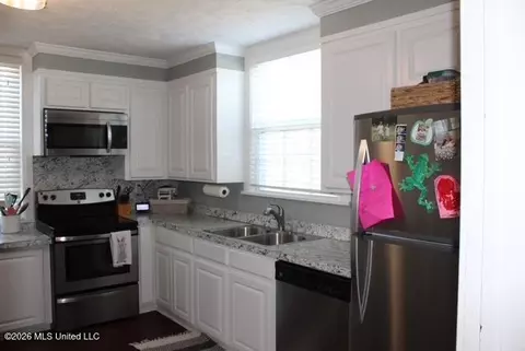 Kitchen - 1956 Callender Rd, Brookhaven, MS 39601 photo 3 of 3