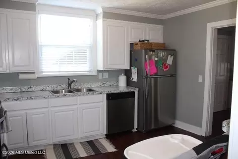 Kitchen - 1956 Callender Rd, Brookhaven, MS 39601 photo 1 of 3