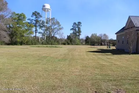 Exterior - 1956 Callender Rd, Brookhaven, MS 39601 photo 1 of 2