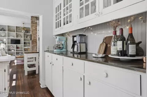 Kitchen - 1835 Lyncrest Ave, Jackson, MS 39202 photo 2 of 7