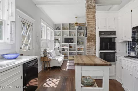 Kitchen - 1835 Lyncrest Ave, Jackson, MS 39202 photo 3 of 7