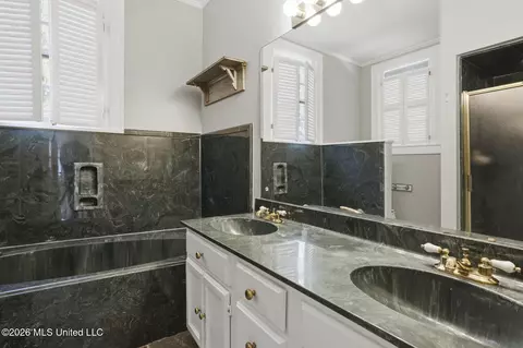 Bath - 1622 Poplar Blvd, Jackson, MS 39202 photo 1 of 5