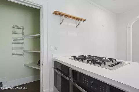 Kitchen - 1622 Poplar Blvd, Jackson, MS 39202 photo 2 of 5